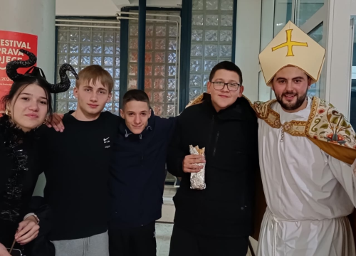 Fotografija 20 - Sveti Nikola i Krampus posjetili učenike i djelatnike Medicinske škole