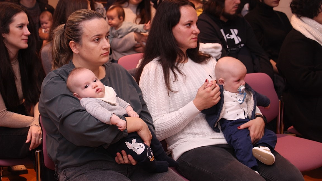 Babyboom u Vodicama: Ove godine 90 novorođenih, gradonačelnik poklonio eure i prigodne darove