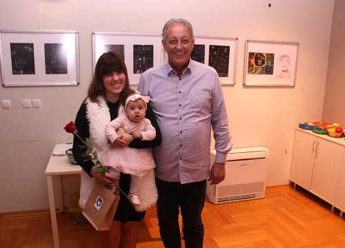 Fotografija 26 - Babyboom u Vodicama: Ove godine 90 novorođenih, gradonačelnik poklonio eure i prigodne darove