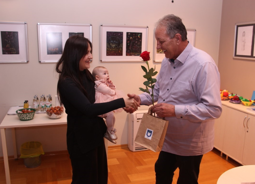 Fotografija 24 - Babyboom u Vodicama: Ove godine 90 novorođenih, gradonačelnik poklonio eure i prigodne darove
