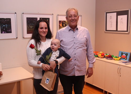 Fotografija 18 - Babyboom u Vodicama: Ove godine 90 novorođenih, gradonačelnik poklonio eure i prigodne darove