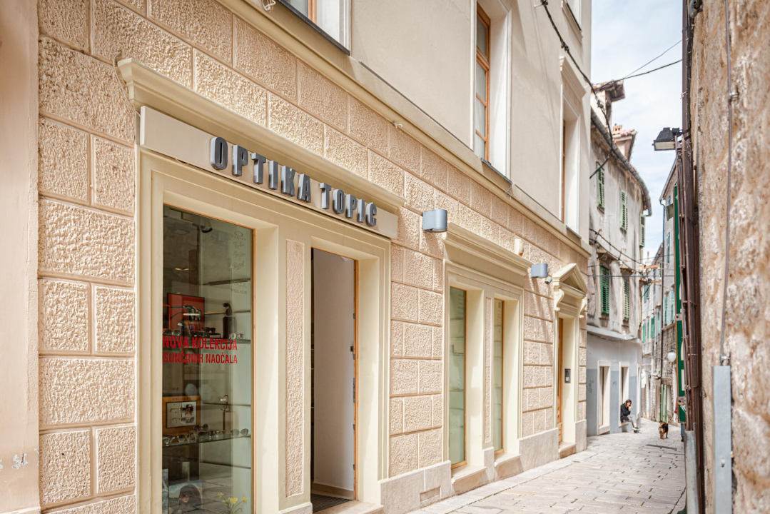 Zablistajte s novim naočalama uz božićni popust u Optici Topić