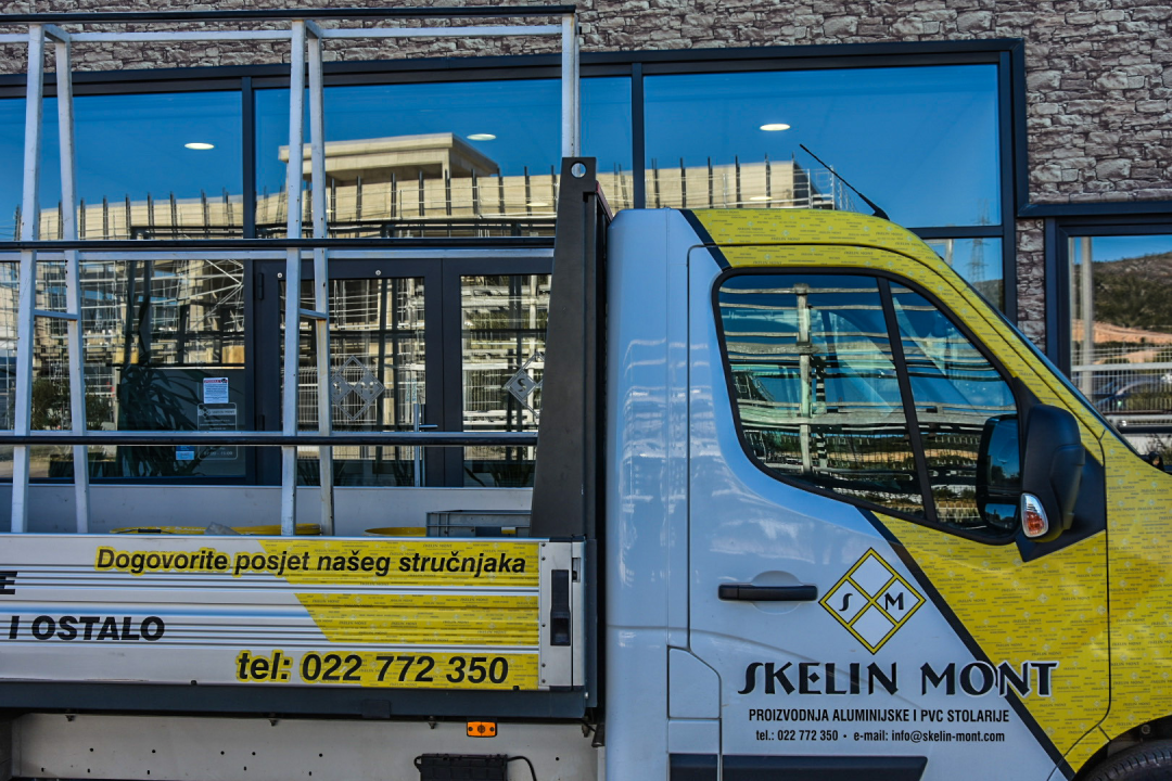 Slavljenička godina za Skelin Mont: Uspješno poslovanje ispunjeno inovacijama i liderstvom u ALU i PVC stolariji