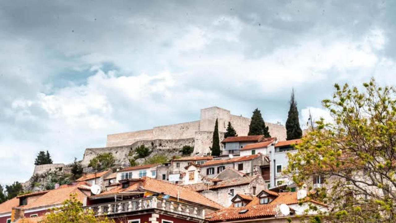 Sunčano s temperaturama do 15 stupnjeva