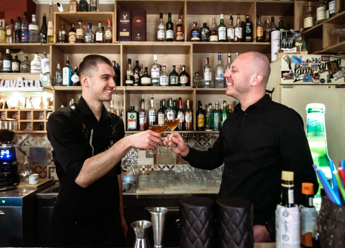 Zima u Vintage Baru: Uživajte u toplim koktelima i kreativnom programu