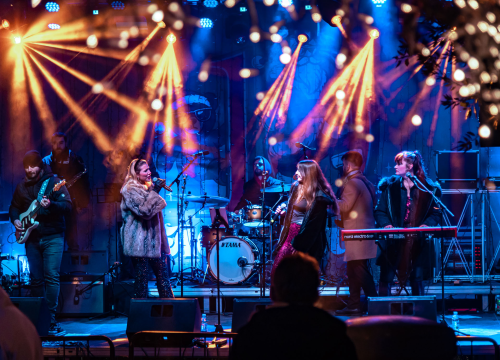 Bend s energičnim ženskim vokalima otvorio tjedan zabave na Adventuri