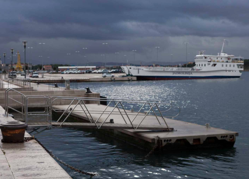 Zbog loših vremenskih uvjeta u prekidu trajektna linija prema Kapriju i Žirju