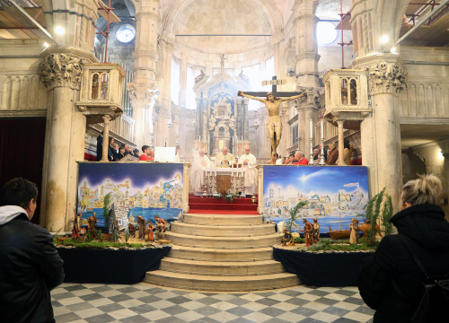 Fotografija 3 - Biskup Tomislav Rogić otvorio Jubilarnu godinu u Šibenskoj biskupiji