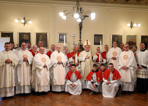 Fotografija 2 - Biskup Tomislav Rogić otvorio Jubilarnu godinu u Šibenskoj biskupiji