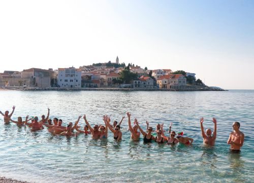 Hrabri primoštenski kupači nastavili tradiciju novogodišnje banjade