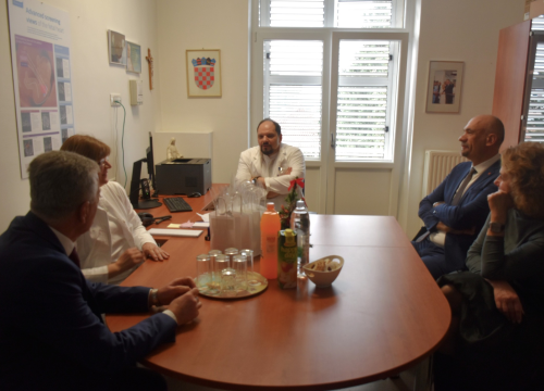 Fotografija 4 - Maleni Damian prva je beba rođena ove godine u Šibensko-kninskoj županiji