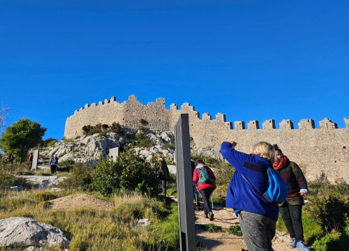 Fotografija 7 - Brojni Šibenčani jutro proveli u šetnji na poluotoku Oštrica