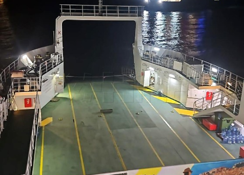 Putnici zbog vremenskih neprilika prenoćili na trajektu u Splitu