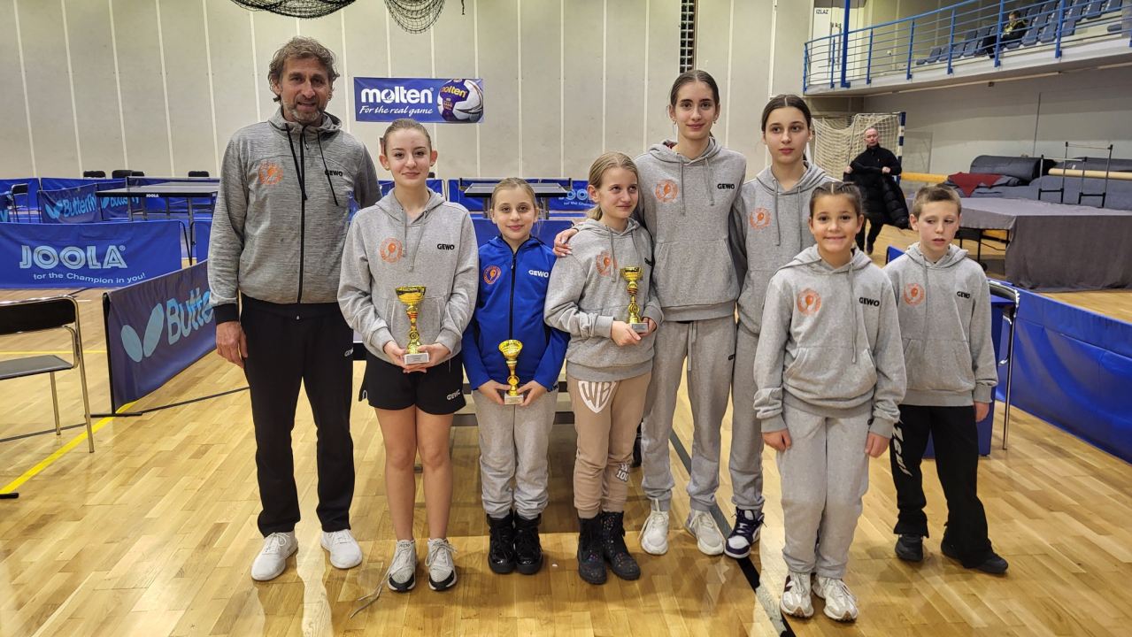 Stolnotenisačice Šibenika u Dugom Selu do tri medalje