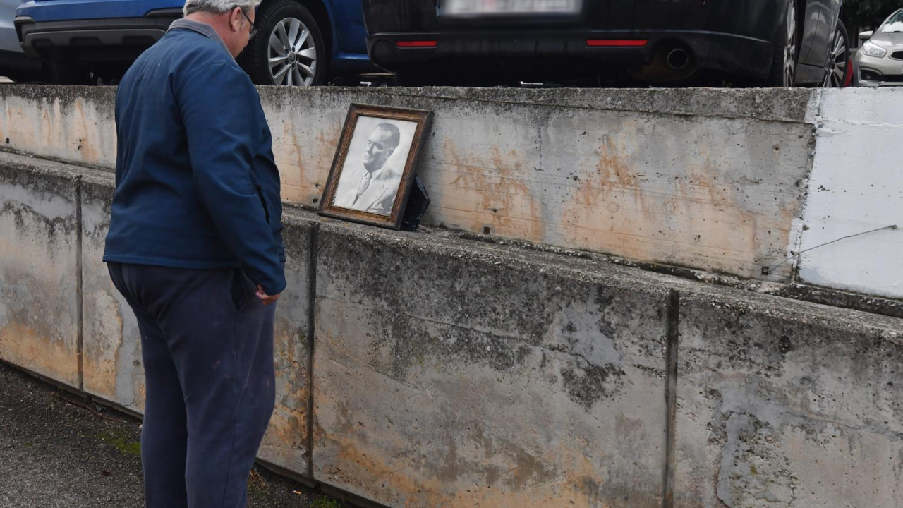 Slika Tita osvanula kod bolnice na 'Zidu molitve': Lokacija očito nije slučajno odabrana
