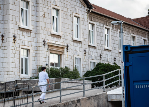 Velika akcija USKOK-a: Dvoje djelatnika šibenske bolnice pod istragom zbog namještanja natječaja