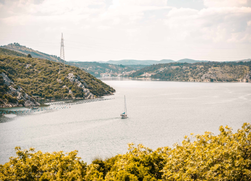 Ronioci Interventne jedinice Šibenik izranjat će sutra zaostale aviobombe na Batiželama