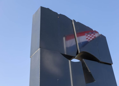 U Mratovu i Oklaju komemoracija za 16 prominskih civila: 'U zajedništvu pronađimo snagu'