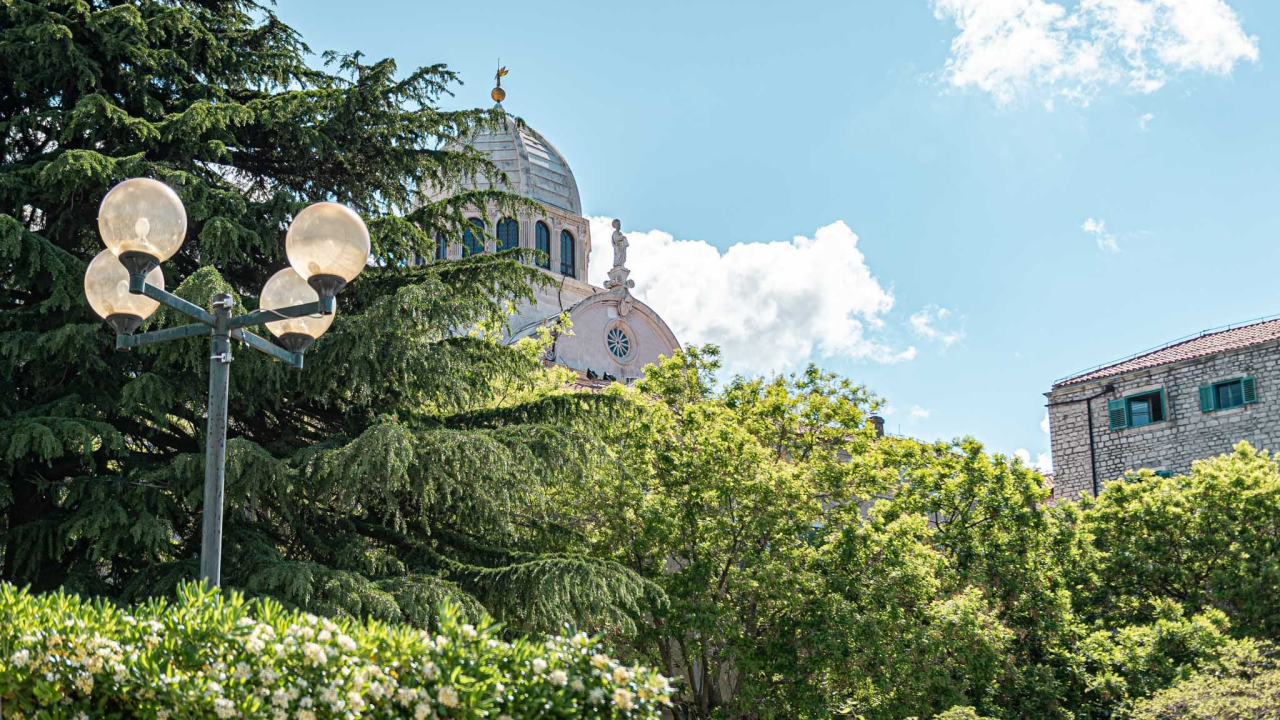 Nedjelja sunčana i vruća, po noći okreće na buru