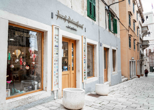 Valentinovo u Galeriji Juraj Dalmatinac: Pronađite savršen poklon za voljenu osobu