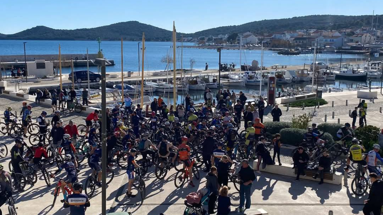 U nedjelju će se na Murteru održati biciklistička utrka: 'Molimo sve vozače na dodatan oprez'