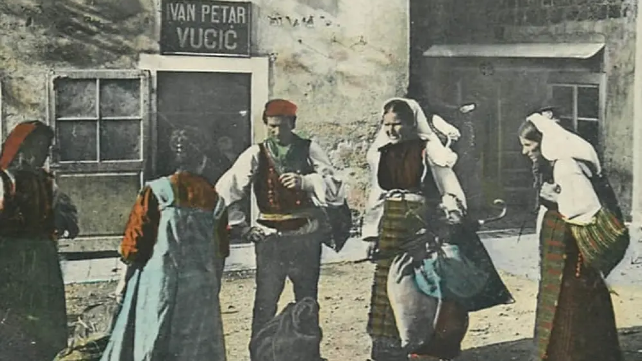 Sav je smantan saša u grad u sadranim postolama