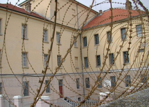 Muškarac (37) vozio po Šibeniku pod utjecajem droga pa završio u zatvoru