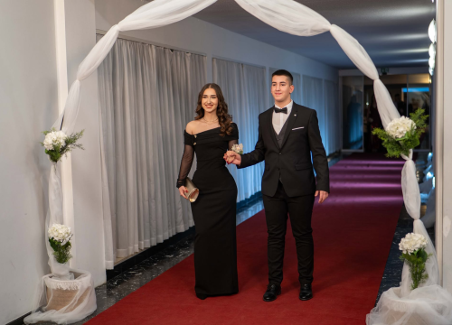 Fotografija 25 - FOTOGALERIJA Zavirite na spektakularni Maturalni ples Ekonomske škole (2)