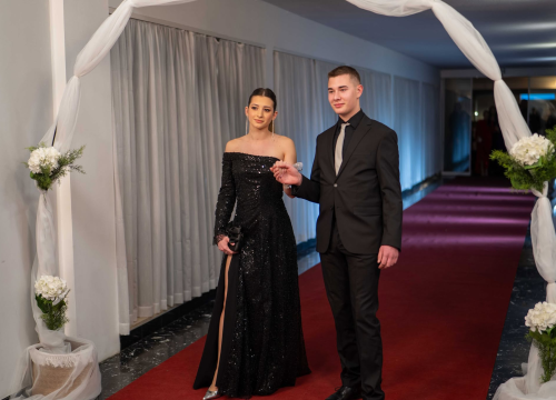 Fotografija 21 - FOTOGALERIJA Zavirite na spektakularni Maturalni ples Ekonomske škole (2)