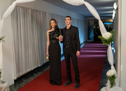 Fotografija 4 - FOTOGALERIJA Zavirite na spektakularni Maturalni ples Ekonomske škole (2)