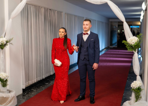 Fotografija 20 - FOTOGALERIJA Zavirite na spektakularni Maturalni ples Ekonomske škole (2)