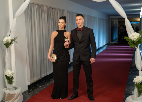 Fotografija 36 - FOTOGALERIJA Zavirite na spektakularni Maturalni ples Ekonomske škole (1)