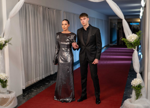 Fotografija 32 - FOTOGALERIJA Zavirite na spektakularni Maturalni ples Ekonomske škole (1)