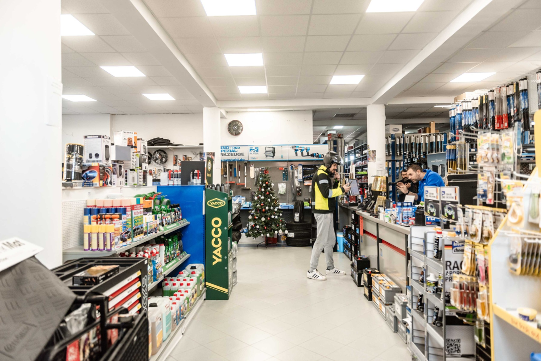 Valentinovo u Auto-Timu: Iskoristite akcije na alat, pneumatike, kacige i ostali asortiman!