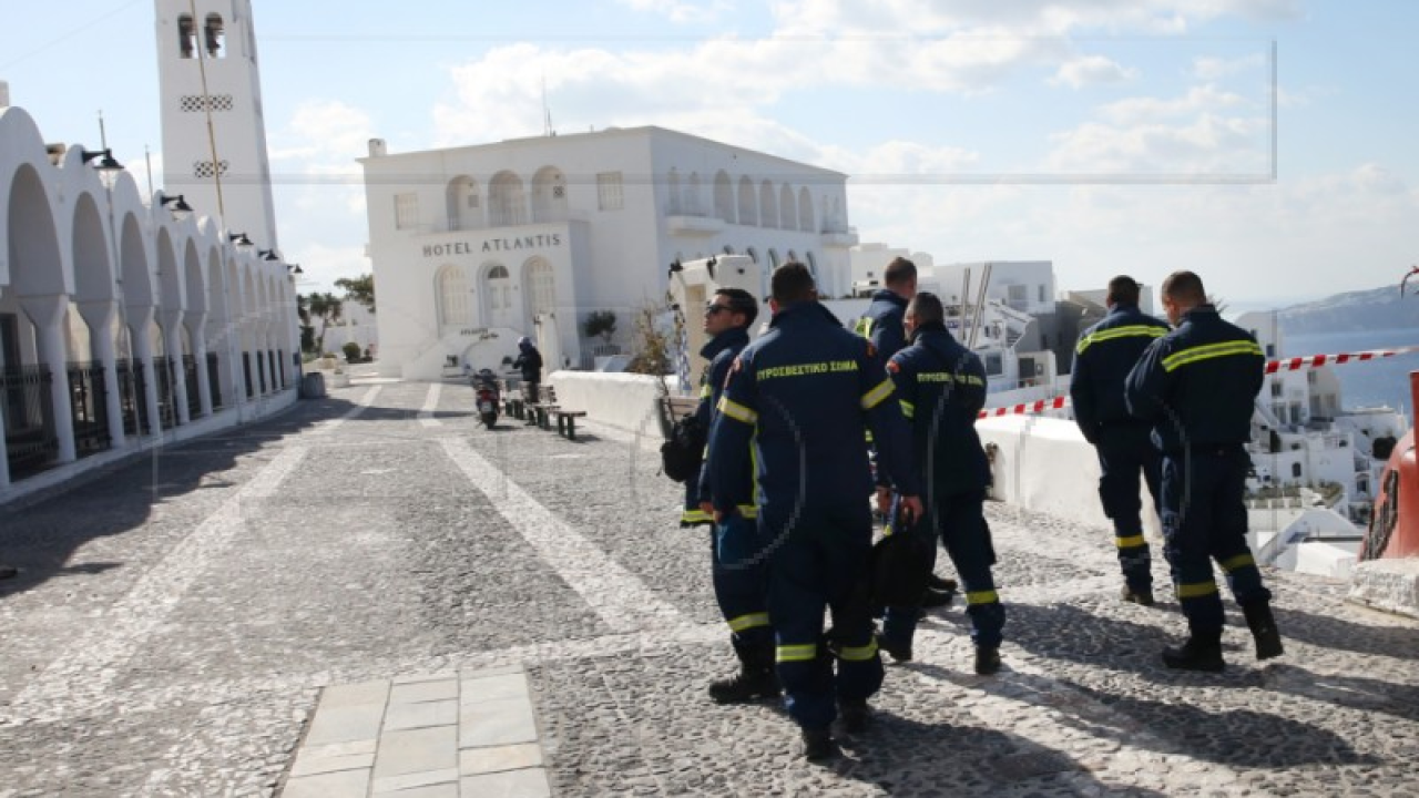 Novi potresi oko Santorinija