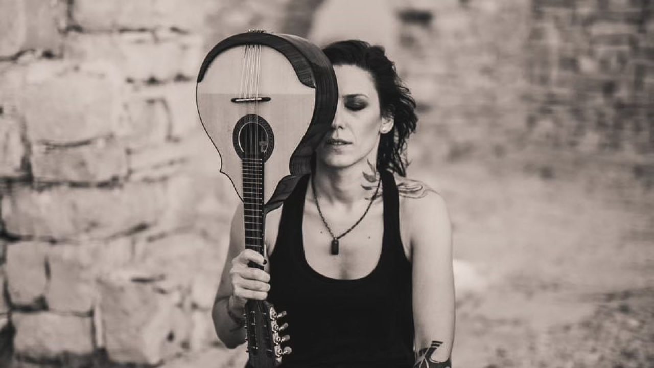 Šibenska mandolinistica Sanya Vrančić novom pjesmom odaje počast Faustu Vrančiću