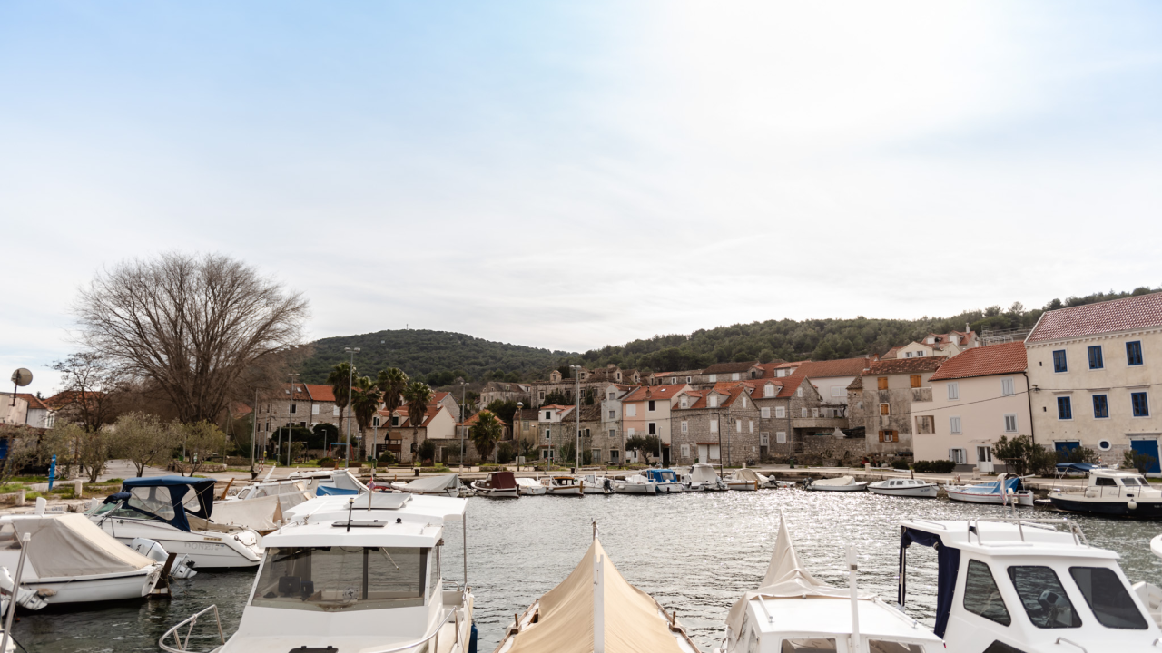 Grad Šibenik raspisao natječaj za najam bivših kioska Tiska na Baldekinu i na Zlarinu
