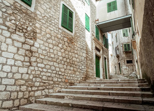 Fotografija 19 - Gorica zimi: U starom šibenskom kvartu 'nema pasa', ali nađe se poneka mačka