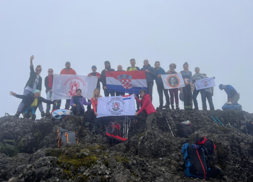 Fotografija 10 - Povodom 30. obljetnice kluba Mihovilci osvajali vrhove Ekvadora