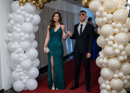 Fotografija 12 - Zavirite na maturalni ples šibenske Medicinske škole (2)