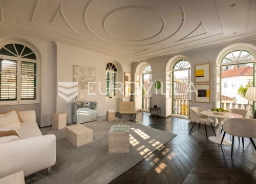 Cijena 700 tisuća eura: Prodaje se luksuzni stan u šibenskoj palači Šižgorić