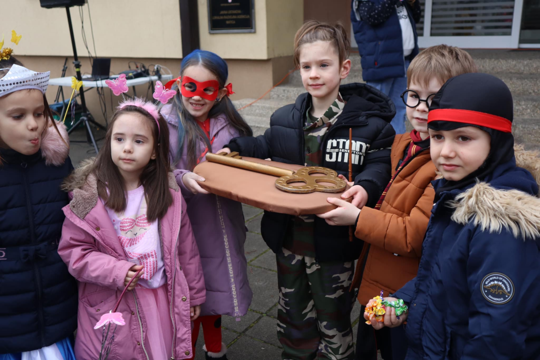 Kninske maškare preuzele ključeve grada