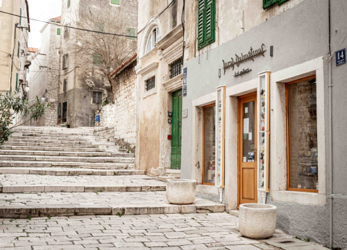 Fotografija 5 - FOTO Otkrijte unikatne umjetnine i modne komade Galerije Juraj Dalmatinac