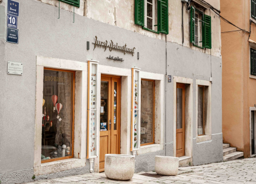 Fotografija 18 - FOTO Otkrijte unikatne umjetnine i modne komade Galerije Juraj Dalmatinac