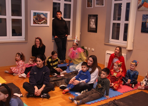 Fotografija 7 - U vodičkoj knjižnici održana radionica izrade maski i pričaonica