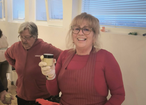 Fotografija 6 - Tribunjski umirovljenici na radionici izrađivali prirodnu kozmetiku