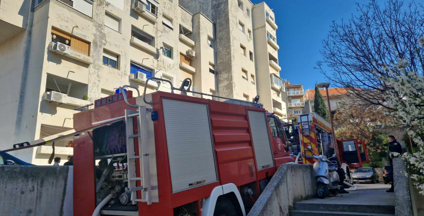 Požar u zgradi na Baldekinu