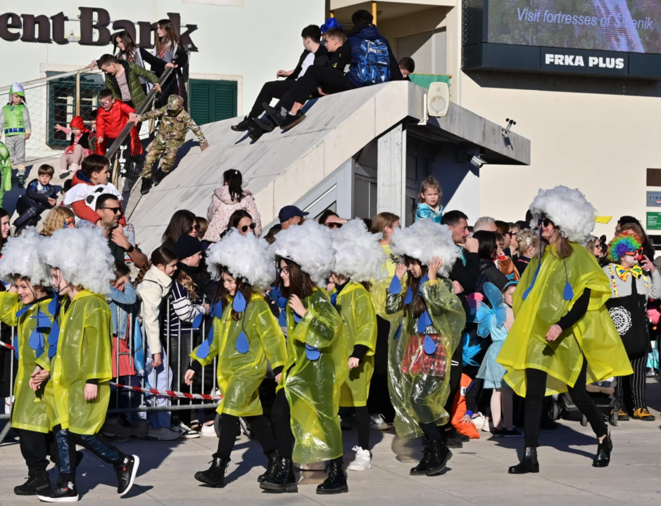 Maškarana povorka prošla kroz grad (2)