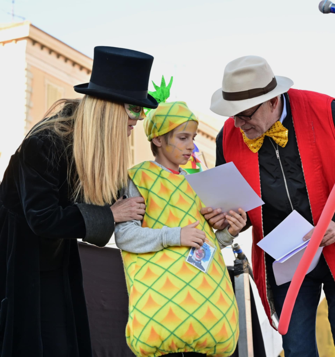 Maškarana povorka prošla kroz grad (1)