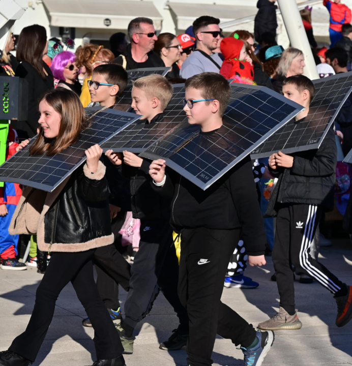 Maškarana povorka prošla kroz grad (2)
